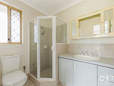 16 Sunshine Place, Bibra Lake WA 6163