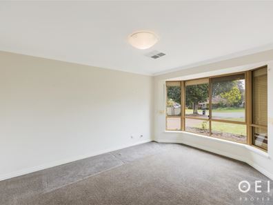 16 Sunshine Place, Bibra Lake WA 6163