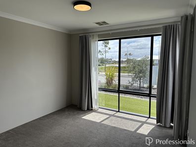 5 Calvera Gardens, Piara Waters WA 6112