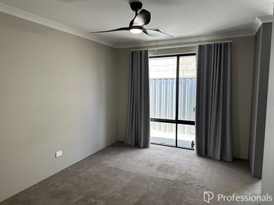 5 Calvera Gardens, Piara Waters WA 6112