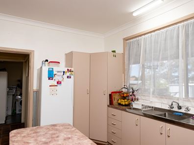 13 Morton Street, Merredin WA 6415