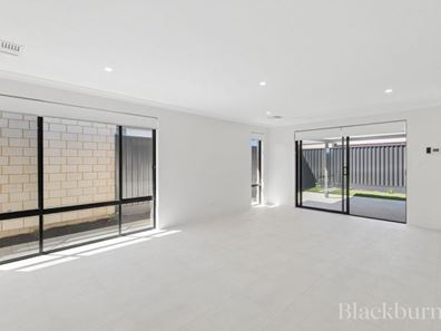 33 Dalaroo Boulevard, Midvale WA 6056