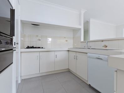 3/2 Forbes Road, Applecross WA 6153