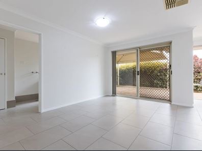 3/2 Forbes Road, Applecross WA 6153