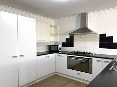 B/10 Lever Place, Willagee WA 6156