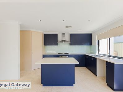 8 Conimbla Lane, Aubin Grove WA 6164