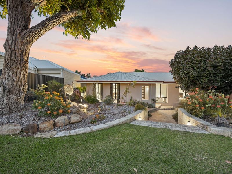 12 Carbridge Way, Duncraig WA 6023