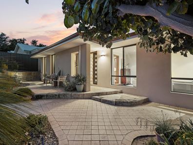 12 Carbridge Way, Duncraig WA 6023
