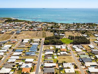 13 Portside Road, Drummond Cove WA 6532