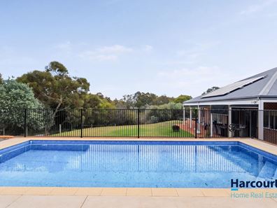 14 Country Club Avenue, Roleystone WA 6111