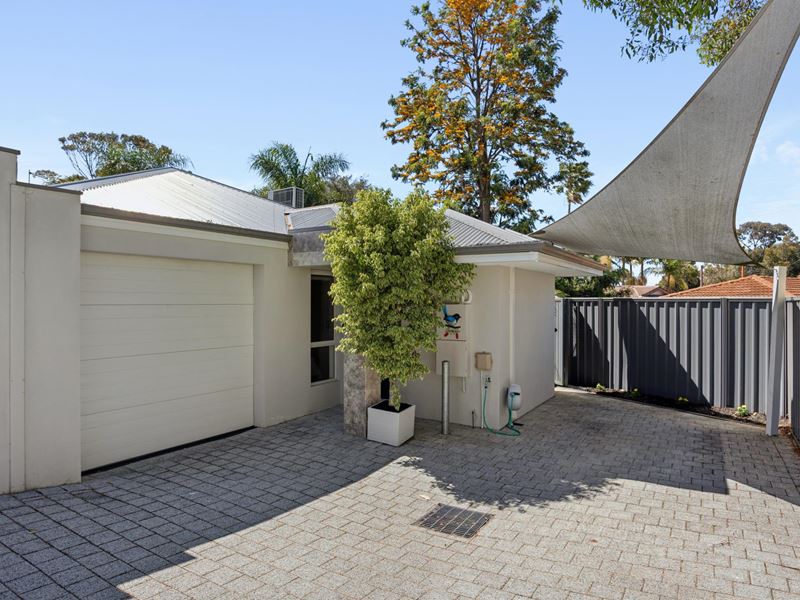 18D Halgania Way, Duncraig WA 6023