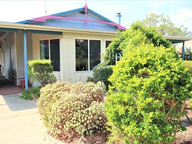 26 CHURCH STREET, Dwellingup WA 6213