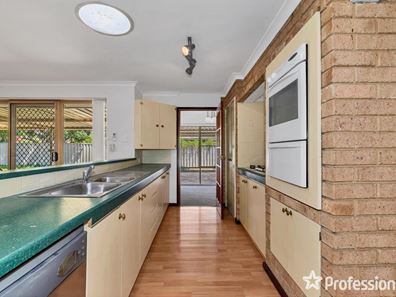 18 Leeuwin Parade, Rockingham WA 6168