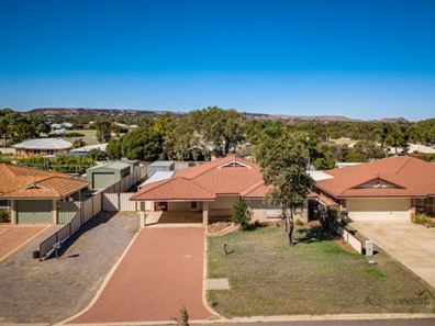 11 Weeloo Road, Waggrakine WA 6530