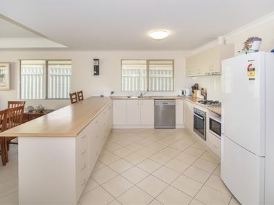 16 Wisteria Crescent, Margaret River WA 6285