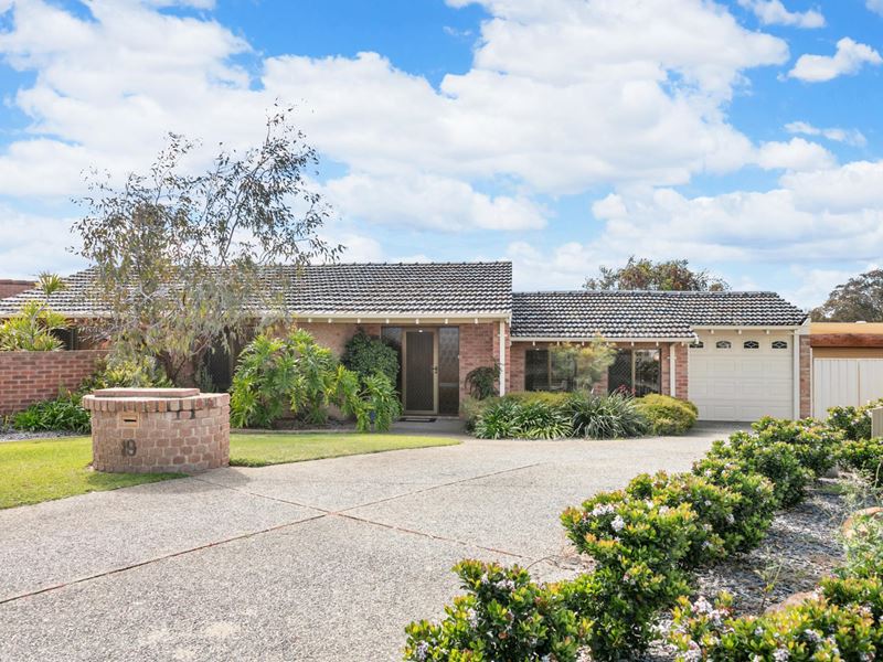 19 Mahonia Place, Duncraig