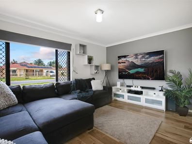 90 Chidzey Drive, Seville Grove WA 6112