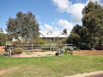 18 Britza Avenue, Roelands WA 6226