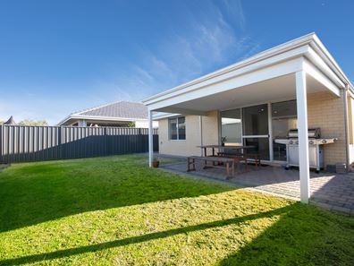 10 Idalia Terrace, Wandi WA 6167