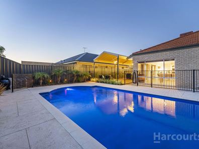 24 Boardwalk Boulevard, Halls Head WA 6210