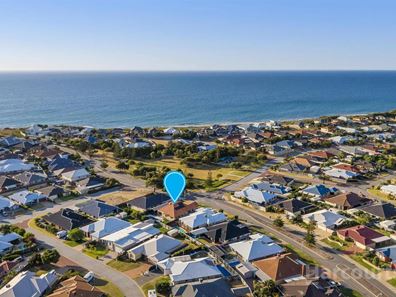 24 Boardwalk Boulevard, Halls Head WA 6210