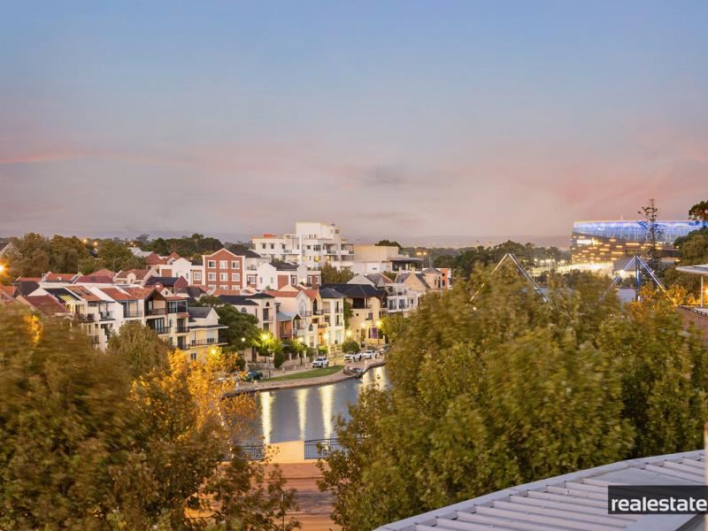 2/10 Eastbrook Terrace, East Perth