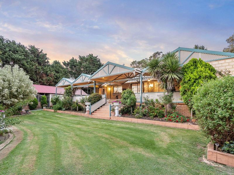 28c Kalamunda Road, Kalamunda WA 6076