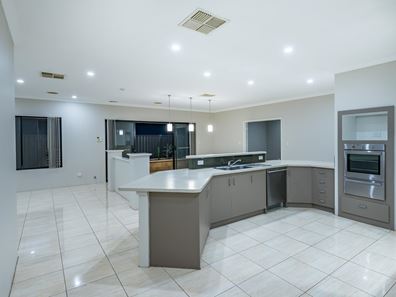 5 Farnell Lane, Aveley WA 6069