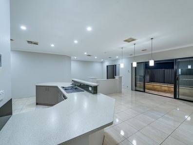 5 Farnell Lane, Aveley WA 6069