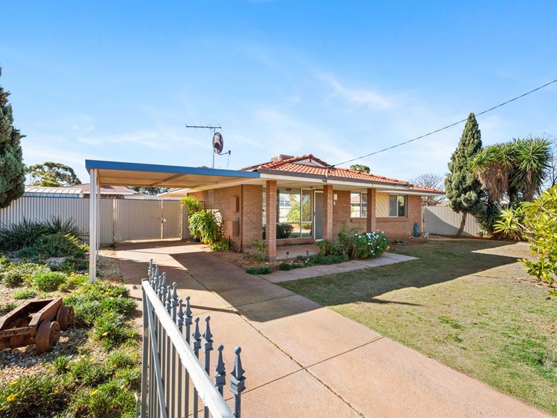 2 Thorn Place, South Kalgoorlie