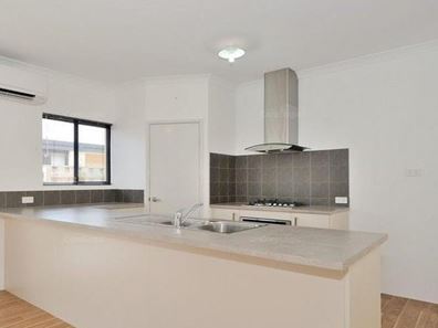 24 Cheriton Avenue, Ellenbrook WA 6069