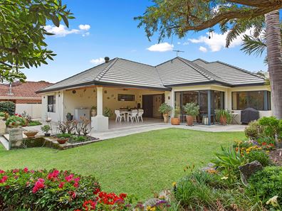 61 Tain Street, Ardross WA 6153