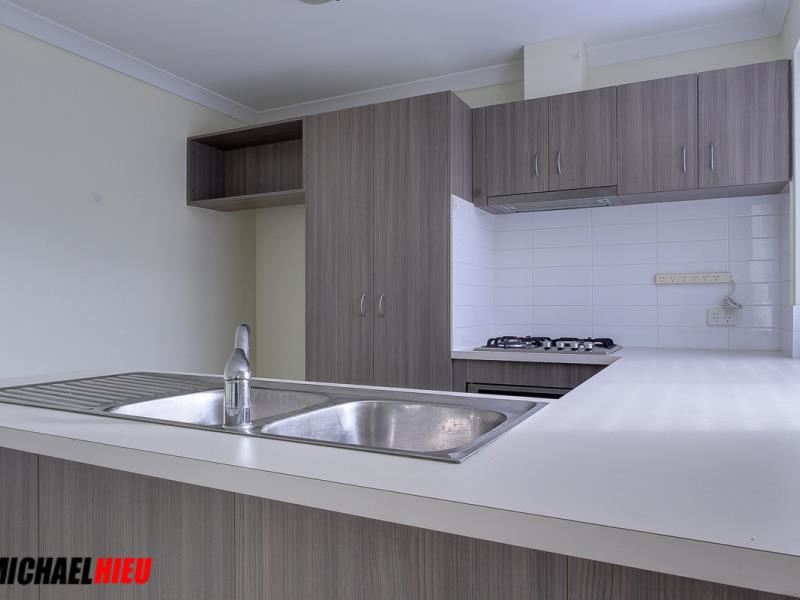 1/214 Wharf Street, Queens Park