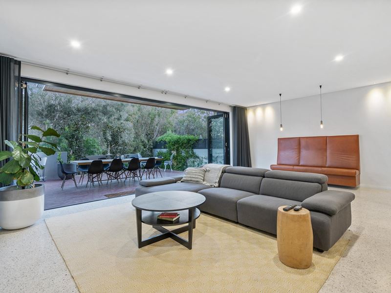 4 Finn Cove, Ascot
