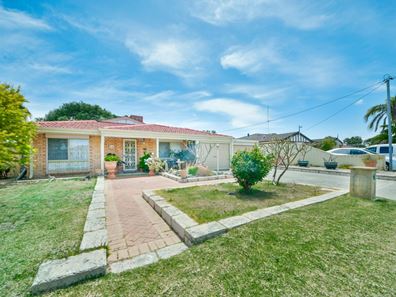 14 Cadbury Street, Warnbro WA 6169