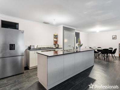 8 Kingcote Road, Baldivis WA 6171