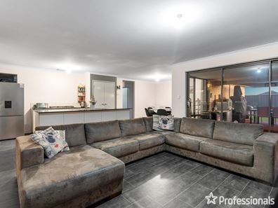 8 Kingcote Road, Baldivis WA 6171