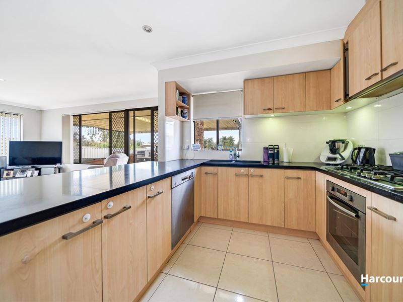 70 Oakover Way, Heathridge