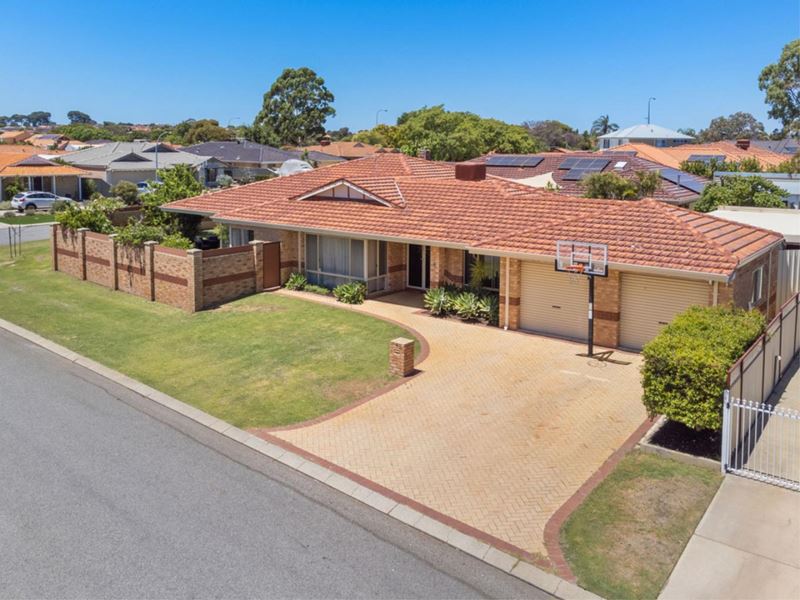 4 Quirk Dale, Winthrop