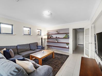 2/11 Sylvia Street, Balcatta WA 6021