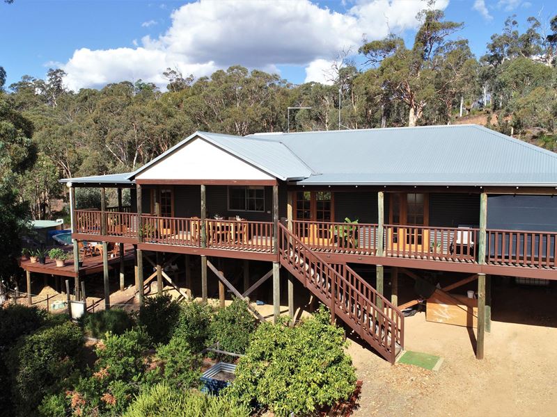 100 Wisteria Way, Chittering