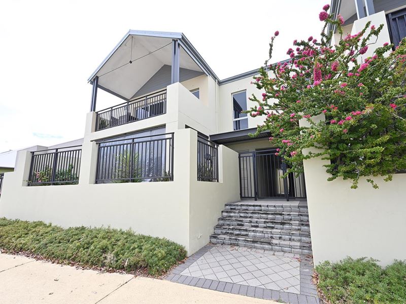19/291 Ocean Keys Boulevard, Clarkson