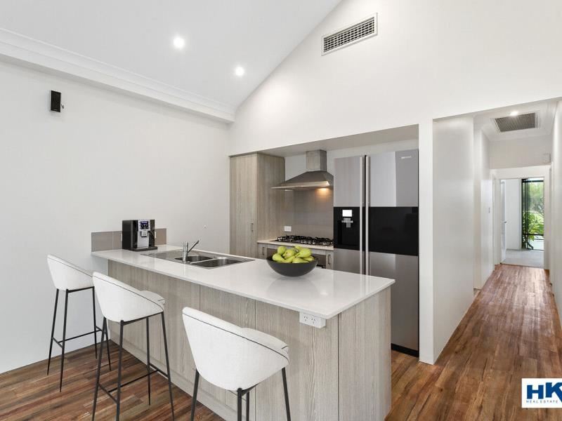 5 Howie Way, Caversham