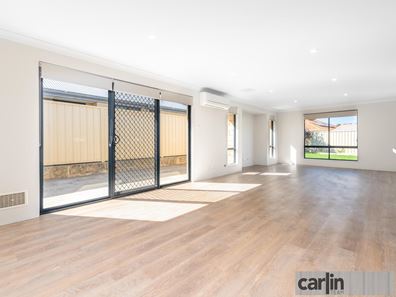 14 Normanby bend, Success WA 6164