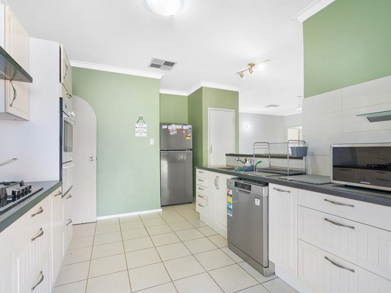 11 Orberry Place, Thornlie