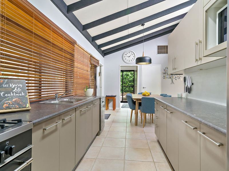 9 Hayes Court, Thornlie