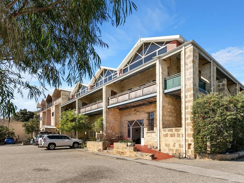 1/18 Strang Street, Beaconsfield WA 6162