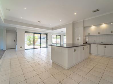 4 Cambernon Green, Port Kennedy WA 6172