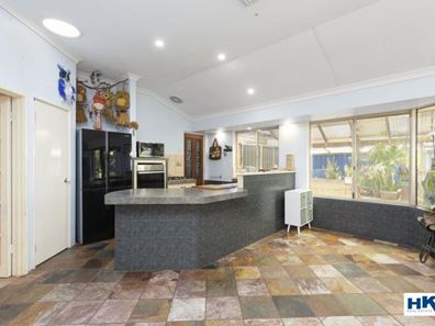 23 Simla Place, Caversham WA 6055