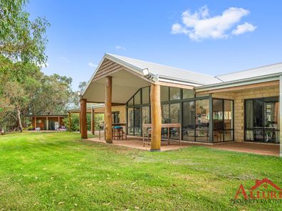 131 Taylor Rd, Forrestdale WA 6112